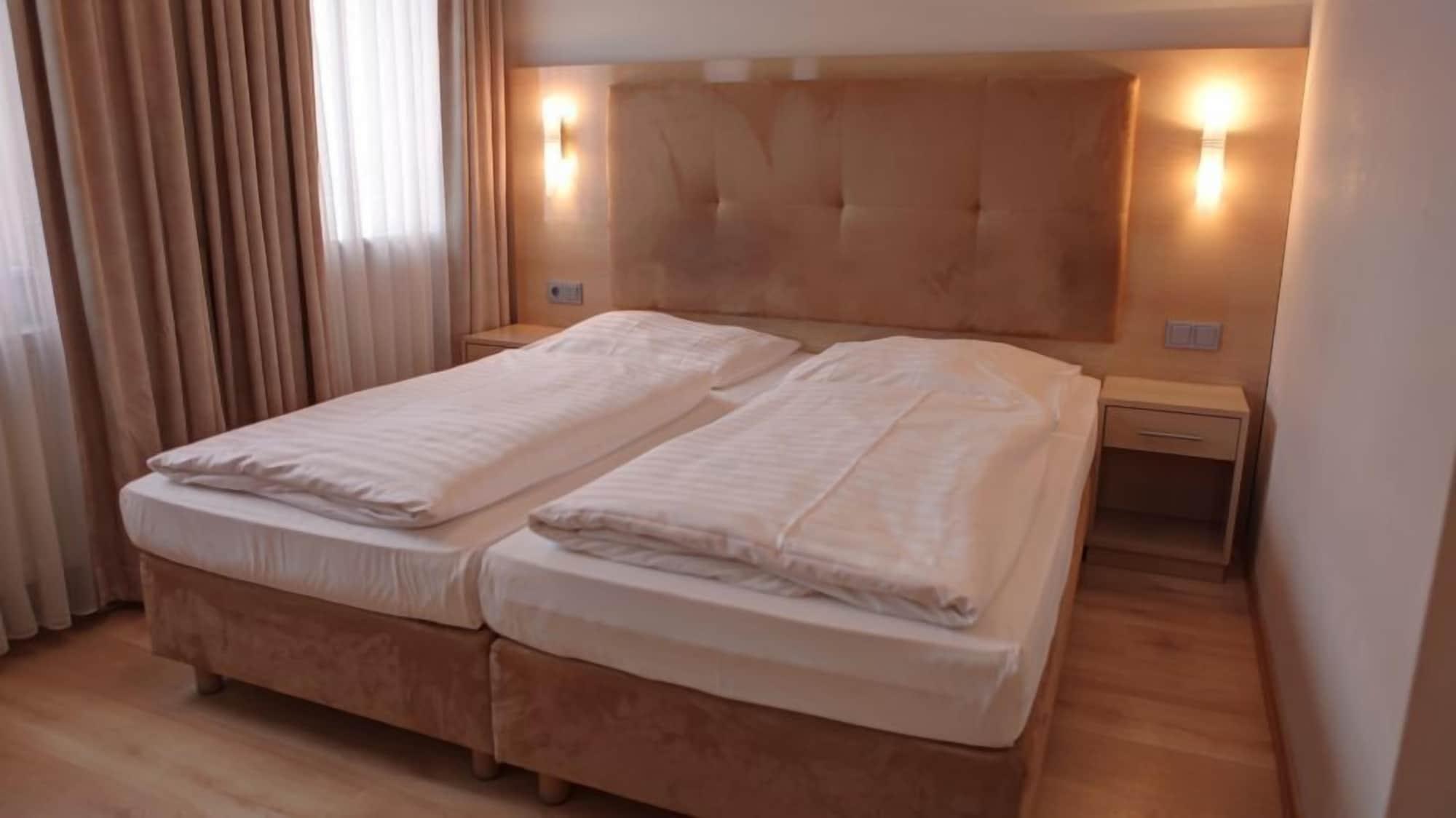 Hotel Am Kurfuerstenplatz - Messe Frankfurt am Main Eksteriør billede