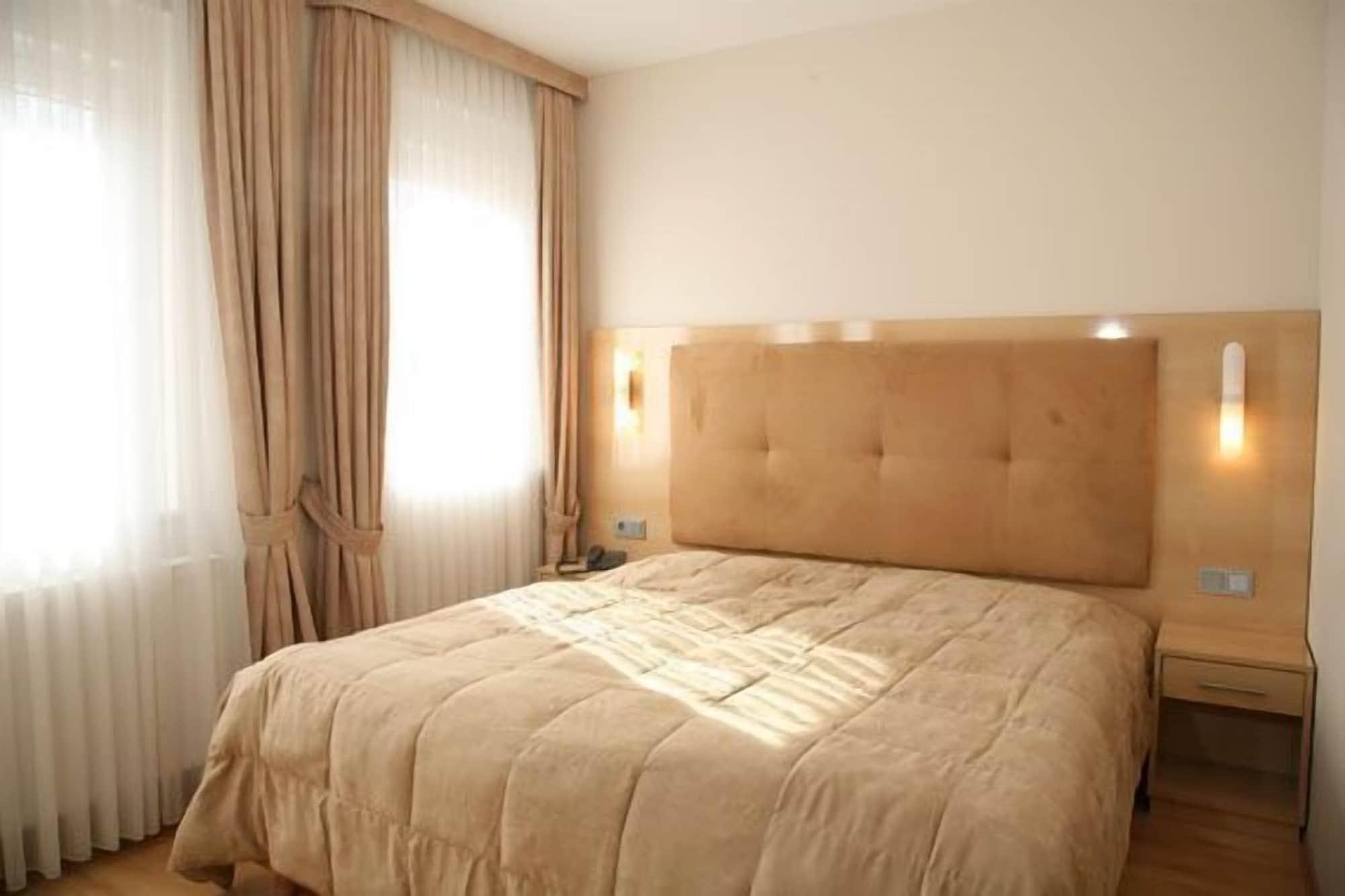 Hotel Am Kurfuerstenplatz - Messe Frankfurt am Main Eksteriør billede
